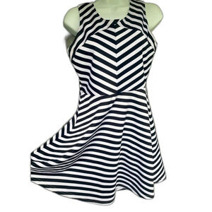 VTG Y2K Unique Geometric Black & White Skater Dress - L